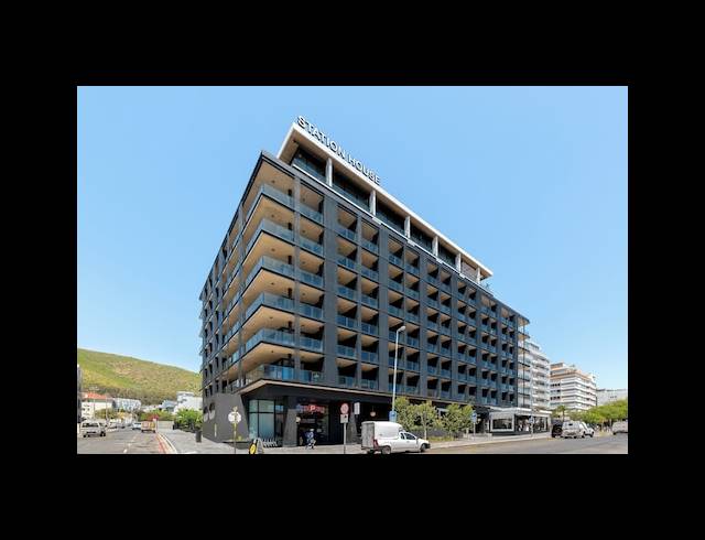 1 BEDROOM APARTMENT TO LET IN SEA POINT